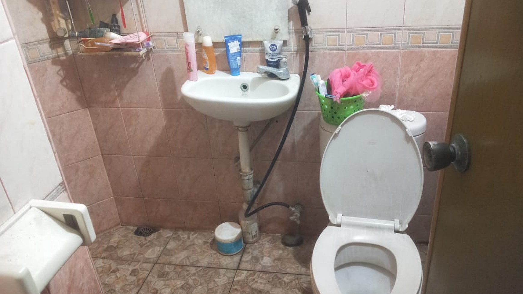 Rumah 2 Lantai Strategis Di Cawang, Cocok Dijadikan Kos2an/ kontrakan, Dan Hanya 5 Menit Ke Jl. MT Haryono