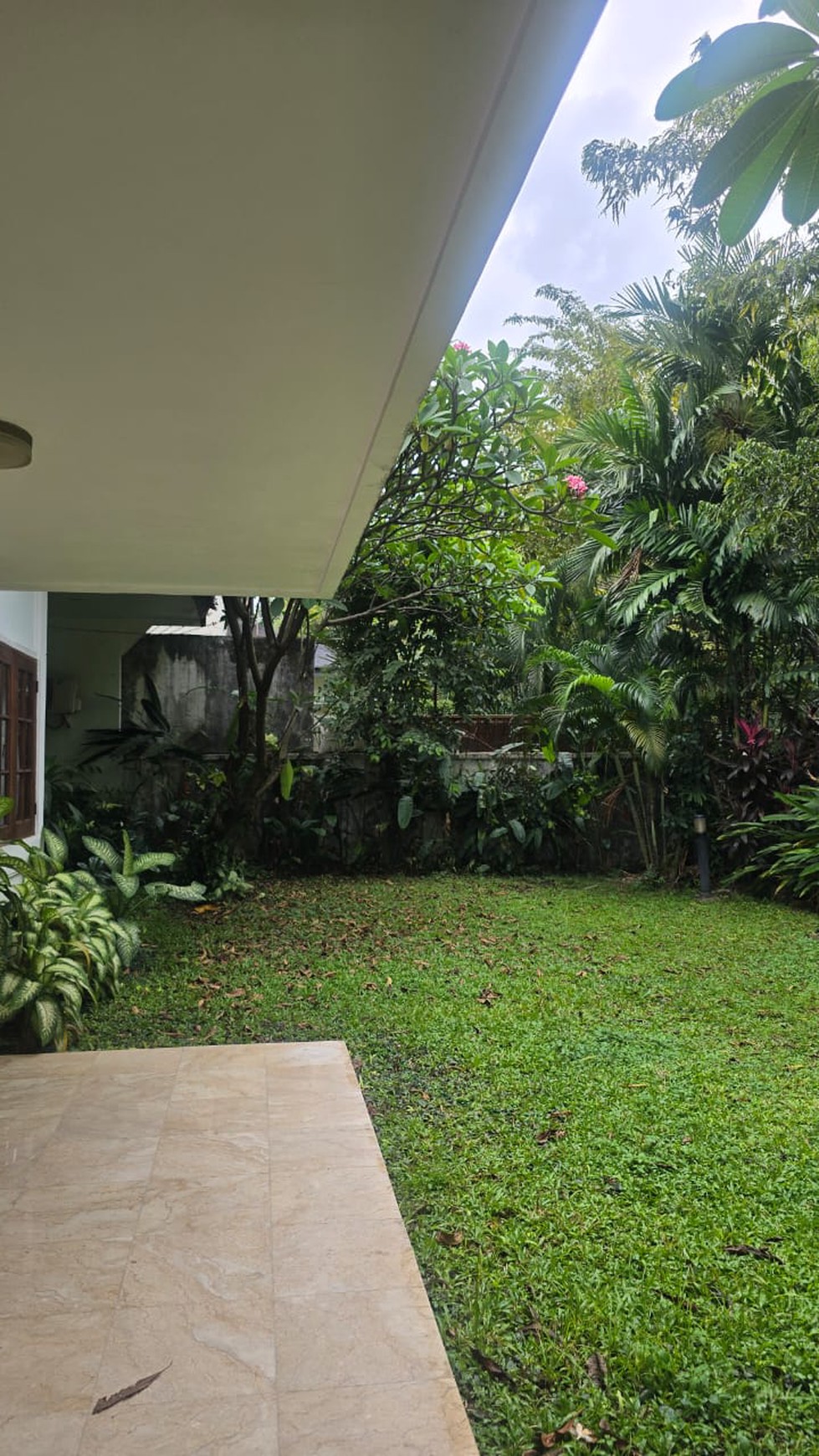Lux house at Kebayoran Baru, south jajarts