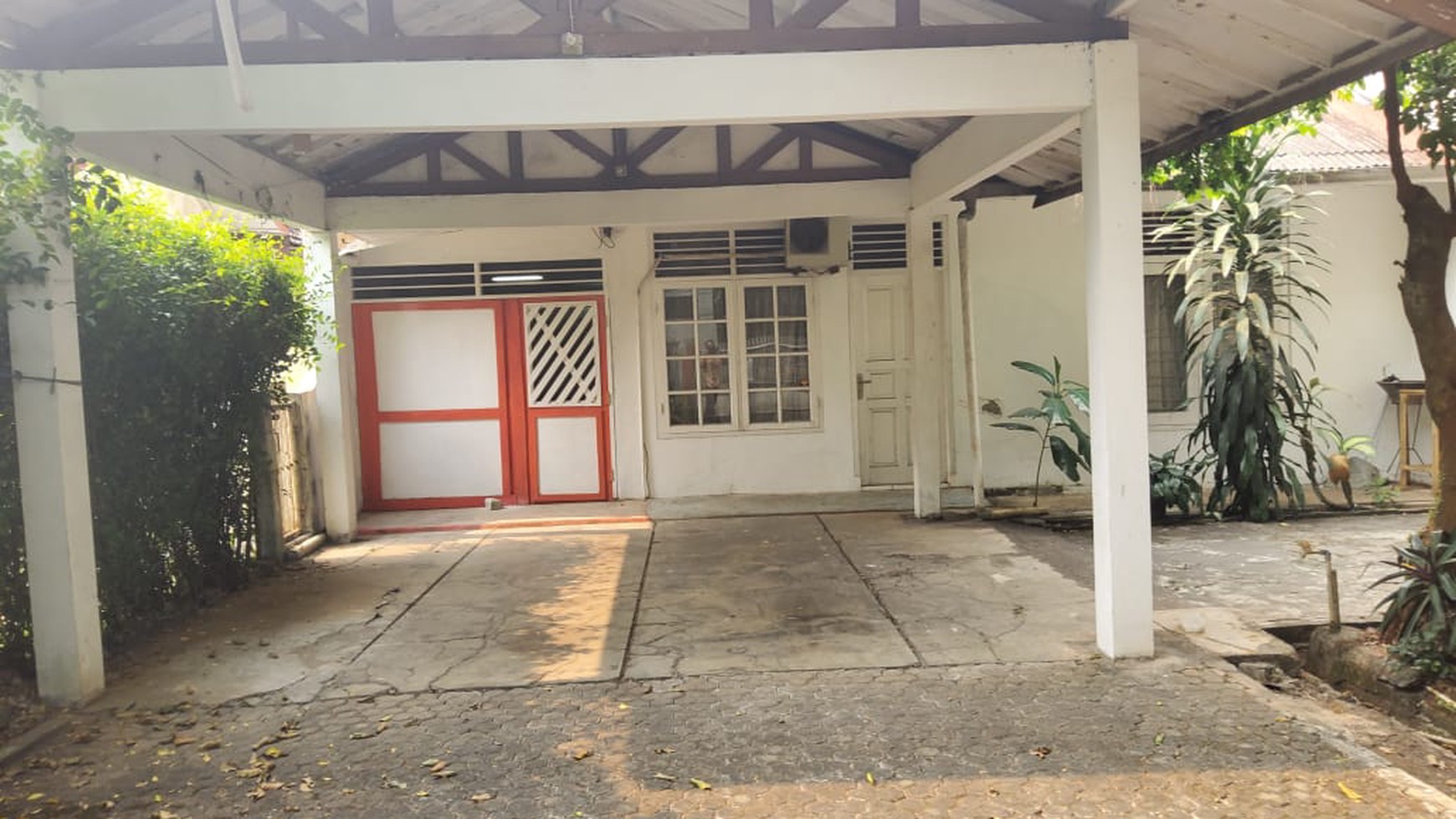 Rumah Lama Hitung Tanah Lingkungan Nyaman & Asri Lokasi Strategis Jl RS Fatmawati Raya