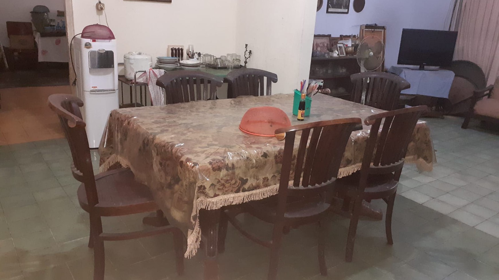 Rumah Lama Hitung Tanah Lingkungan Nyaman & Asri Lokasi Strategis Jl RS Fatmawati Raya