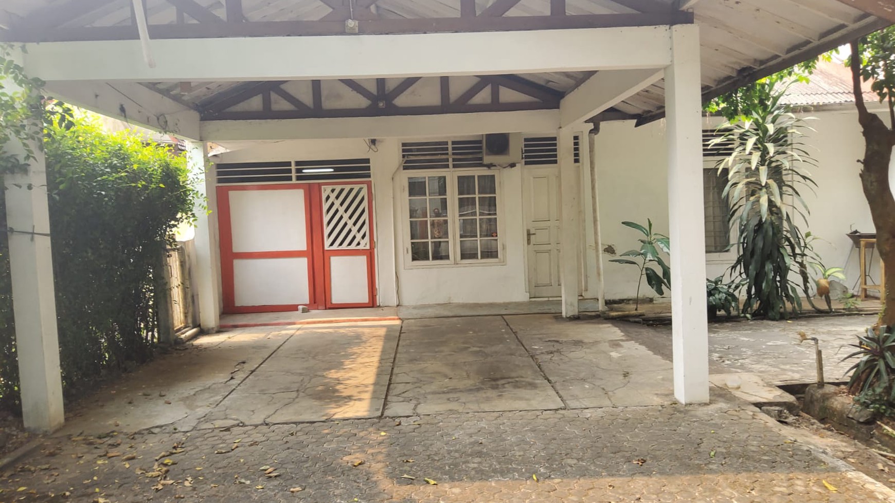 Rumah Lama Hitung Tanah Lingkungan Nyaman & Asri Lokasi Strategis Jl RS Fatmawati Raya