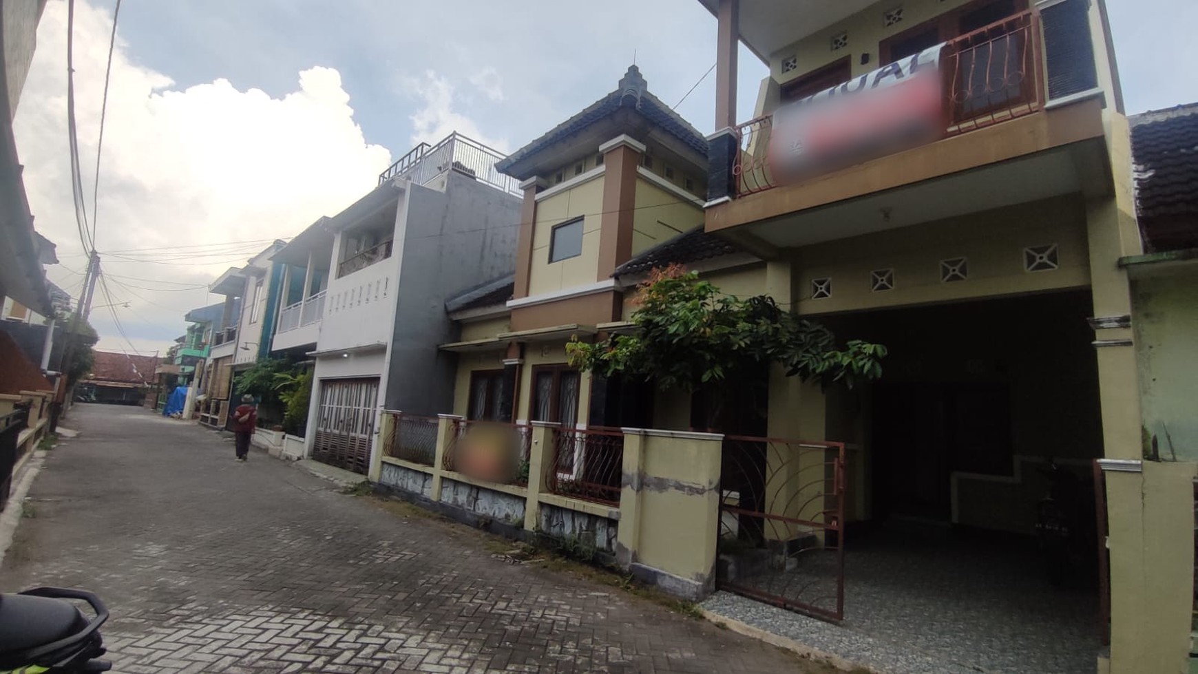 Rumah Dalam Perum Griya Cipta Mulya Caturtunggal Depok Sleman