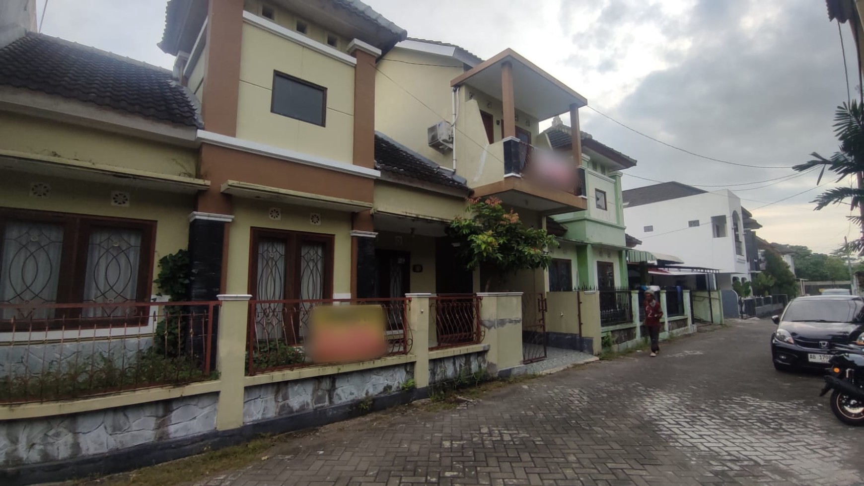 Rumah Dalam Perum Griya Cipta Mulya Caturtunggal Depok Sleman