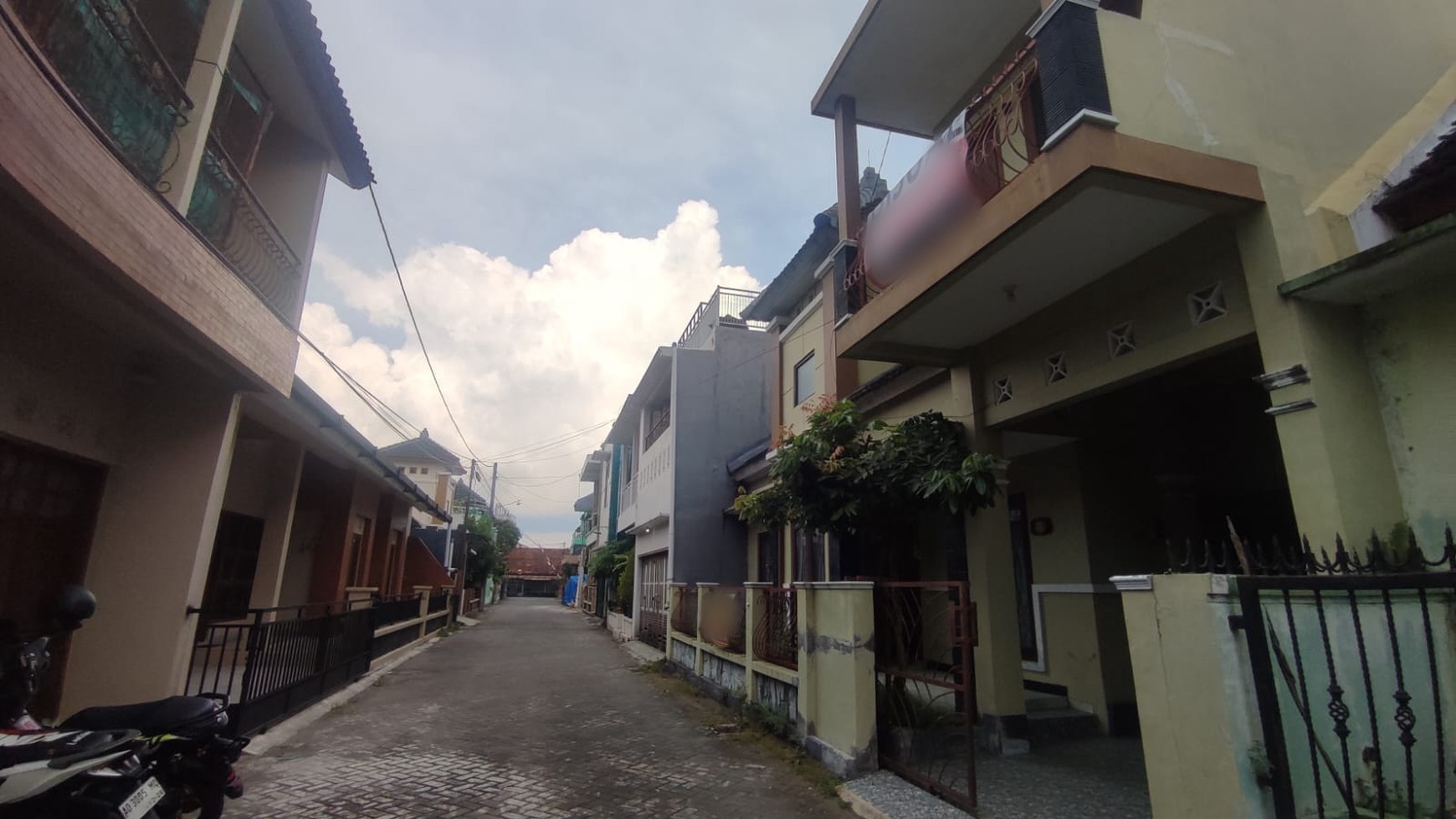 Rumah Dalam Perum Griya Cipta Mulya Caturtunggal Depok Sleman