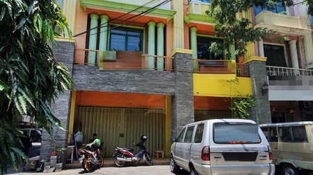 Dijual Rumah 2 lantai di Jl Jaksa Agung Suprapto Surabaya Pusat