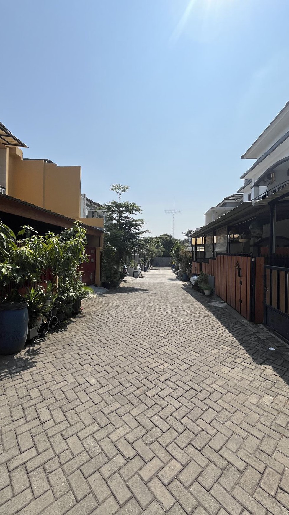 Rumah Bagus, bebas banjir lokasi strategis di Ciputat