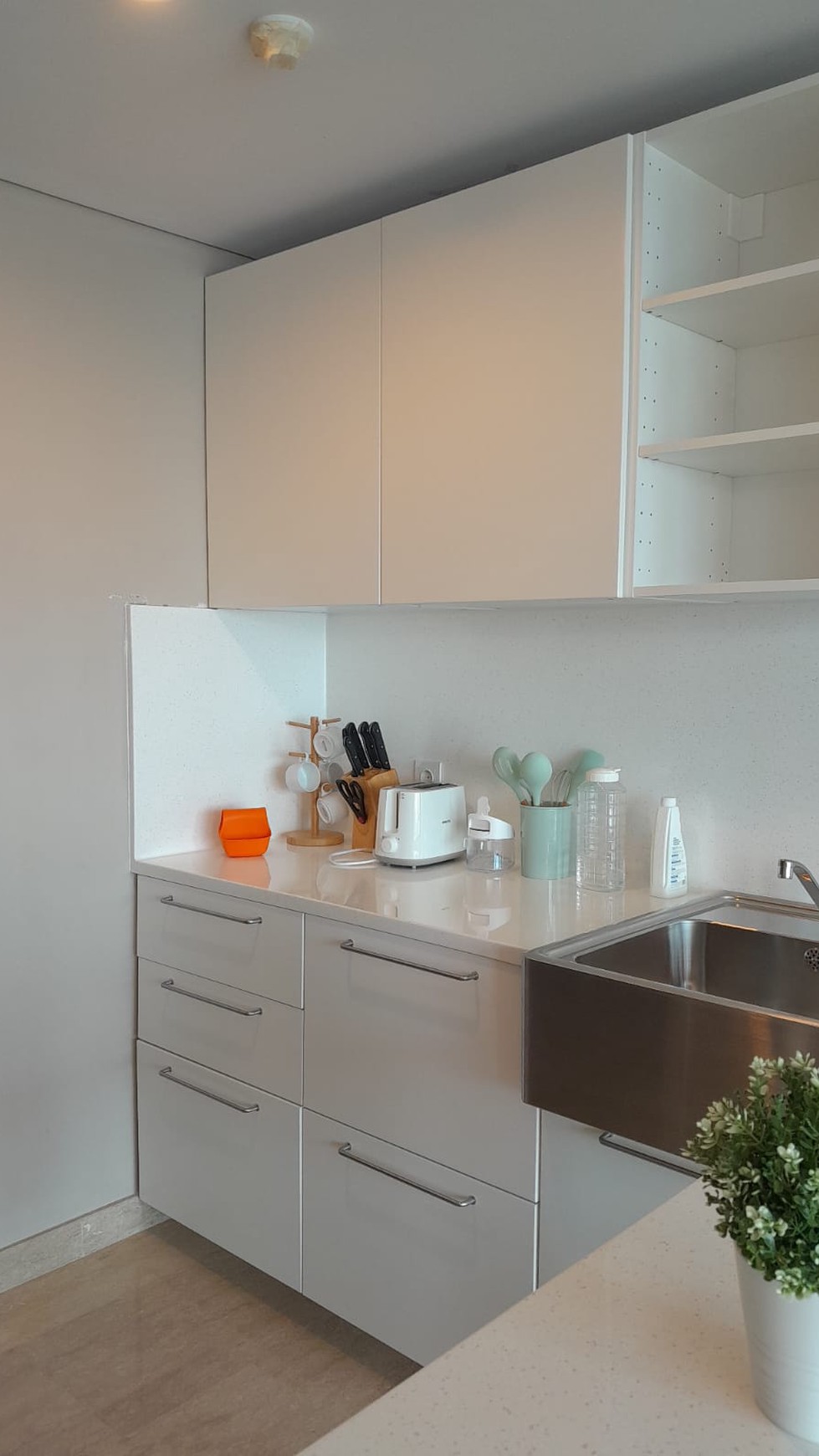 Holland Village Apartment, 4 bedroom, ready to occupied, strategic location at Cempaka Putih- Pulo gadung