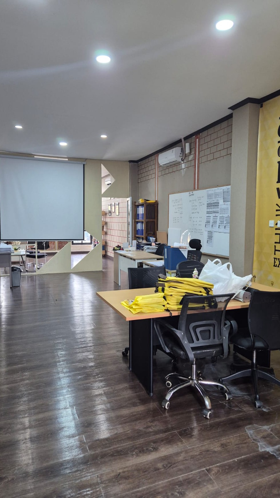 Dijual cepat ruko 2 lantai di sebelah pusat perbelanjaan Cinere