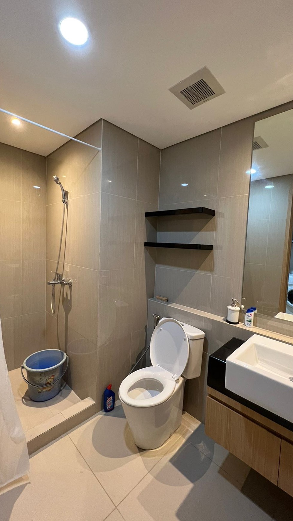 Dijual Full Furnished Apartemen Embarcadero, Tower Eastern Wing, Bintaro Sektor 9, Tangerang Selatan