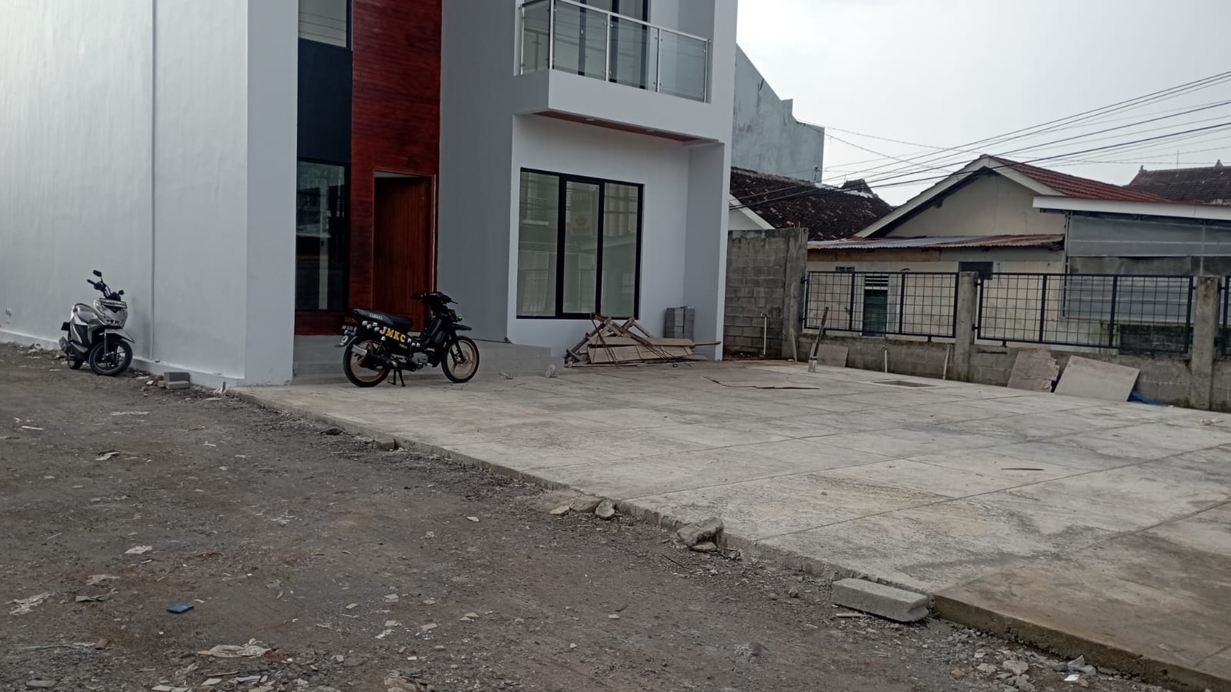 Disewakan Ruang Usaha 1900 Meter Persegi Area Sorowajan Baru