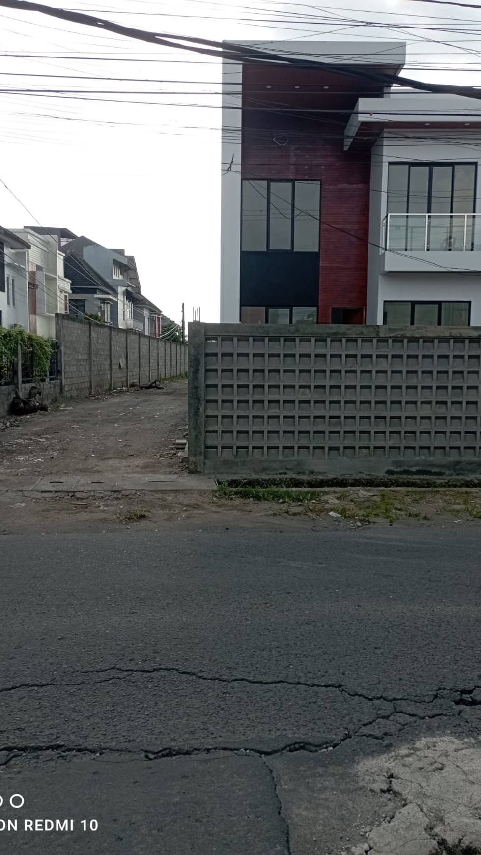 Disewakan Ruang Usaha 1900 Meter Persegi Area Sorowajan Baru