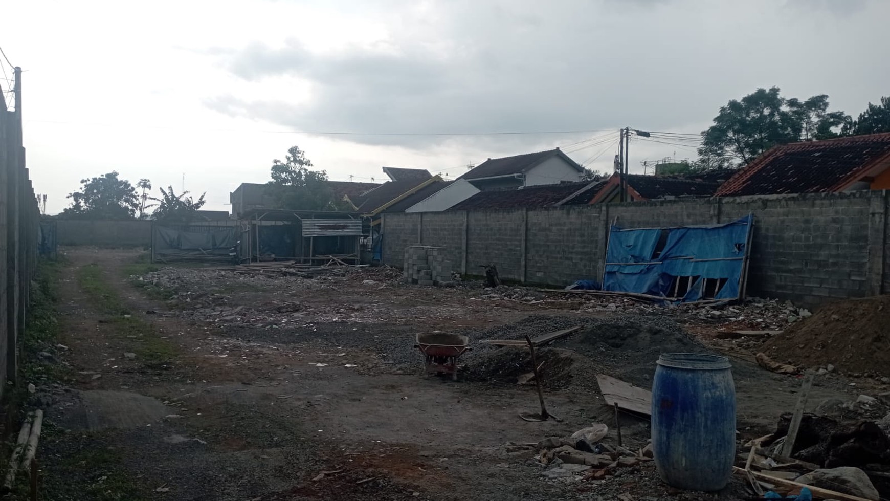 Disewakan Ruang Usaha 1900 Meter Persegi Area Sorowajan Baru