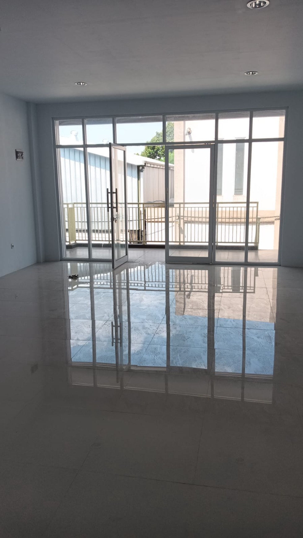 For Rent Ruko di   Jl. H.Nawi Raya Blok C3 Jaksel