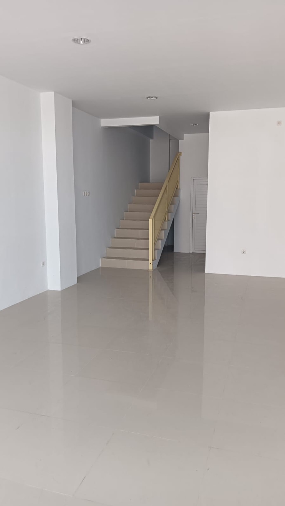 For Rent Ruko di   Jl. H.Nawi Raya Blok C3 Jaksel