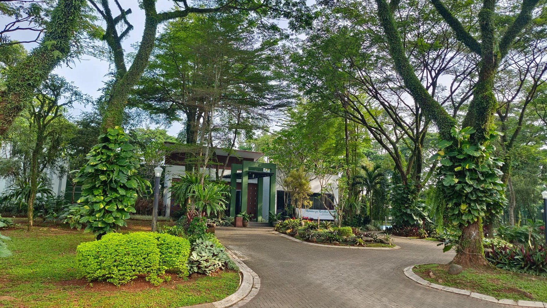 Rumah di Lingkungan Asri Cluster Green Cove