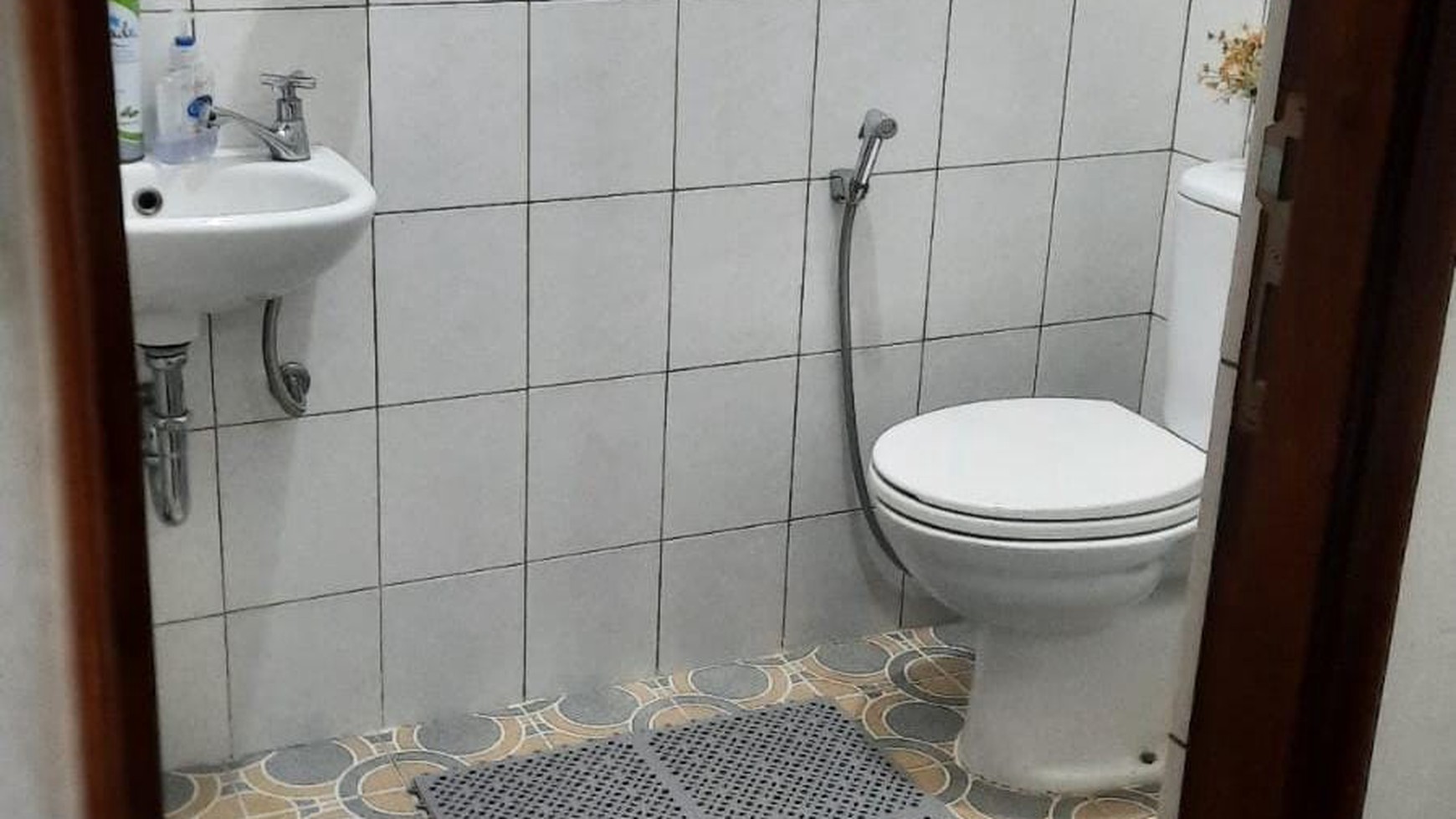 DIJUAL RUMAH TINGGAL 2 LANTAI di DAERAH BINTARO