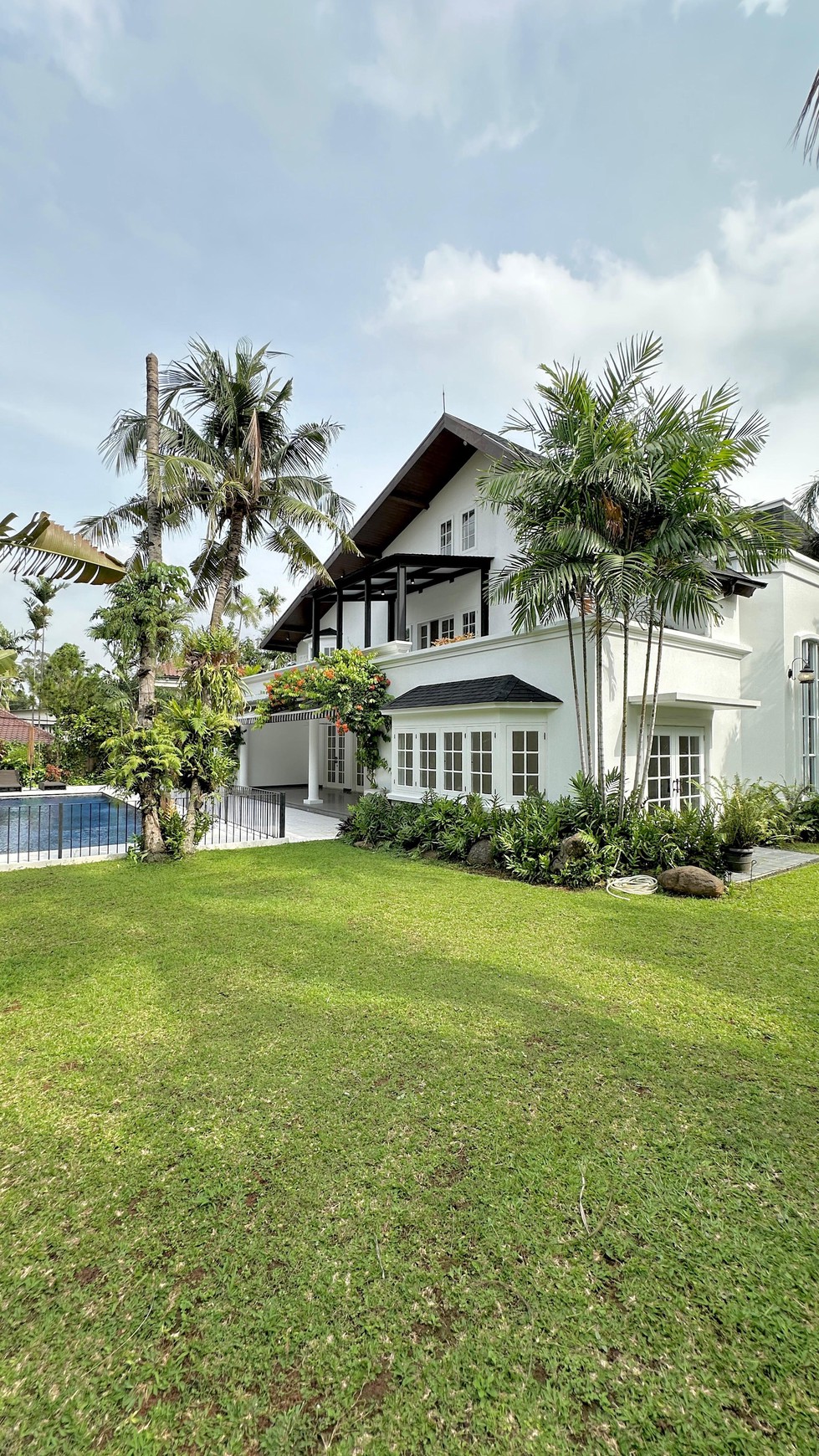 Rumah American Modern Minimalist Kemang Area