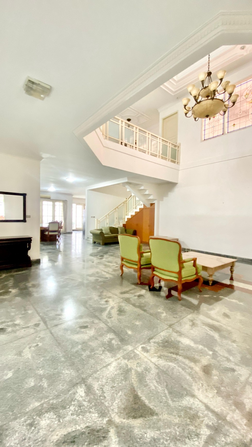 Rumah Siap Huni Lingkungan Asri Area Kemang