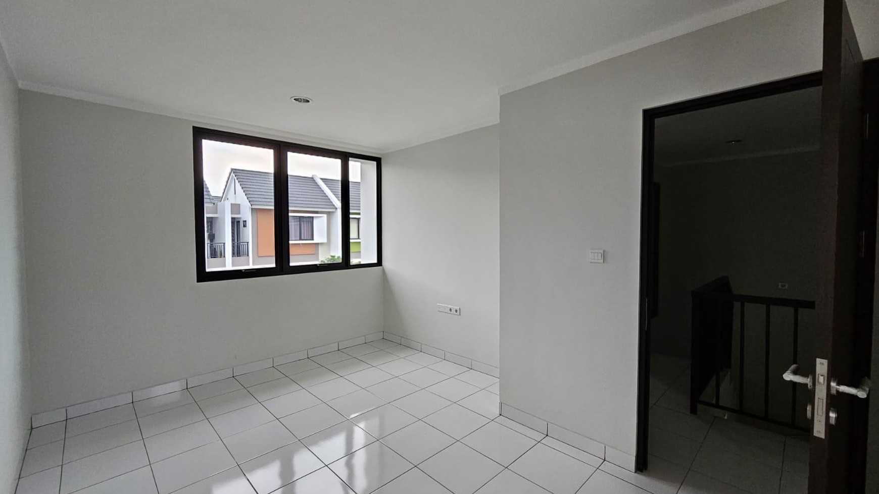 Rumah Asri 2 Lantai di Cluster Dayana, Summarecon Bandung
