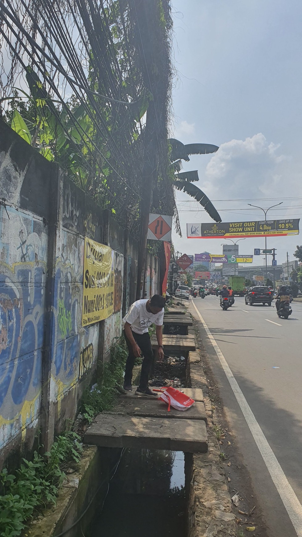 Kavling Komersil dengan luas 3080 M2 di Jl. Raya Alternatif Cibubur