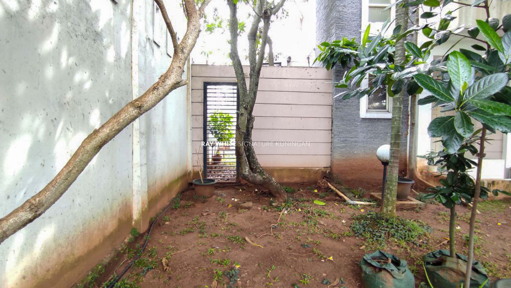 Dijual Rumah di Kawasan Strategis di Summarecon Gading Serpong.
