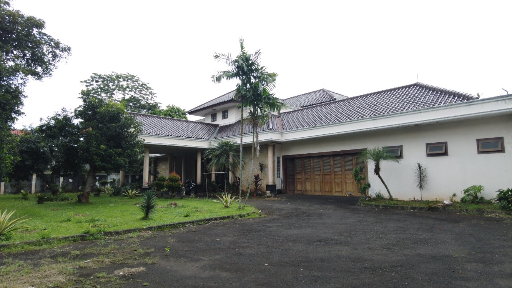 Dijual Rumah Mewah (Semi furnished) di Cinere, Banten