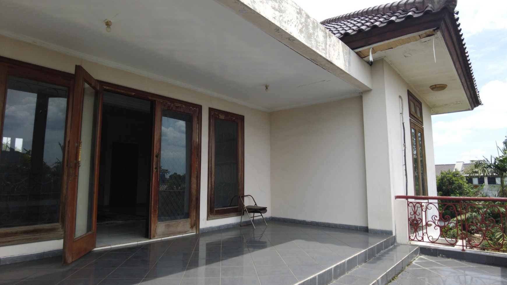 Dijual Rumah Mewah (Semi furnished) di Cinere, Banten