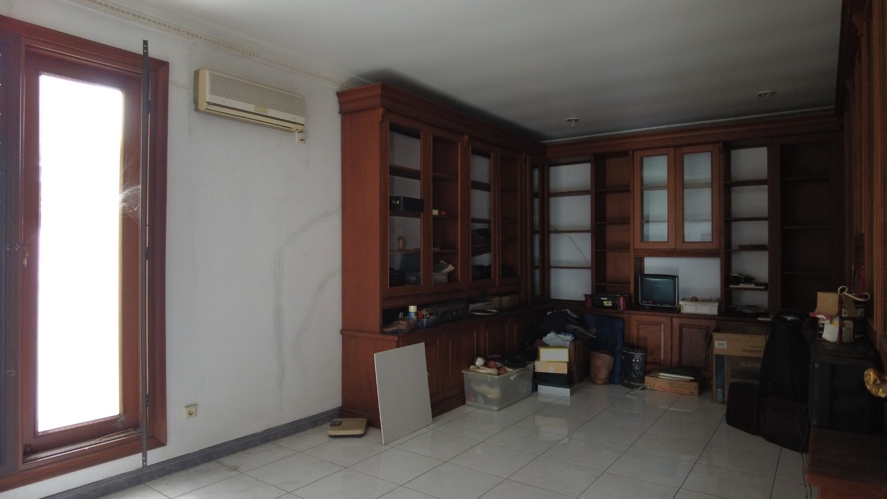 Dijual Rumah Mewah (Semi furnished) di Cinere, Banten