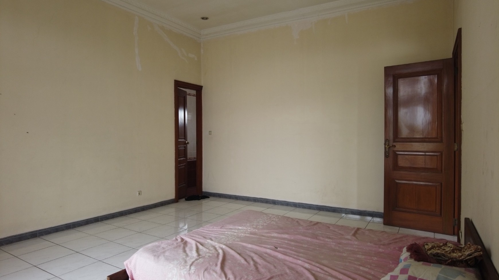 Dijual Rumah Mewah (Semi furnished) di Cinere, Banten