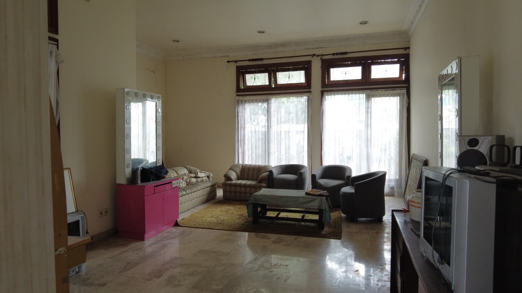 Dijual Rumah Mewah (Semi furnished) di Cinere, Banten