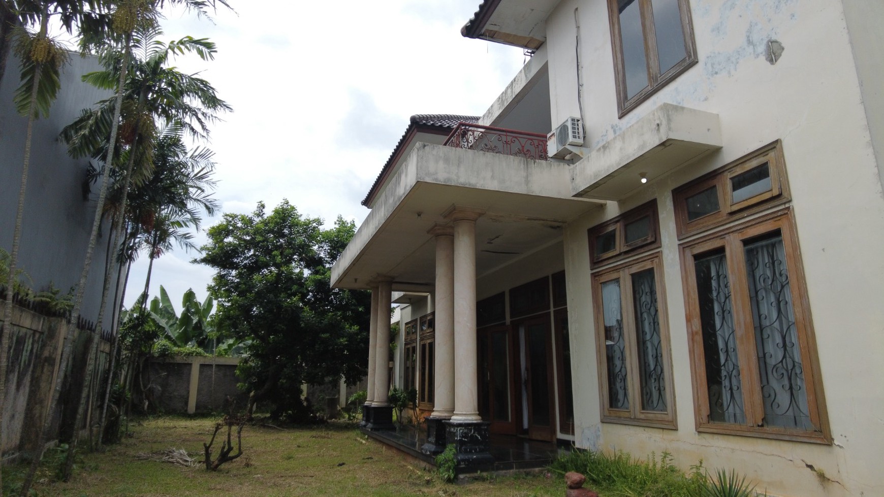 Dijual Rumah Mewah (Semi furnished) di Cinere, Banten