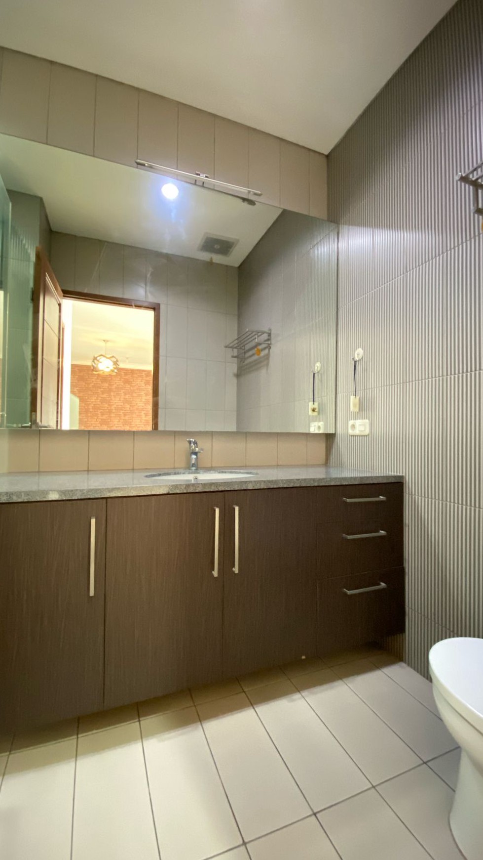 Rumah 3 Lantai ada Kolam Renang di Cilandak - Harga Spesial Lokasi Strategis