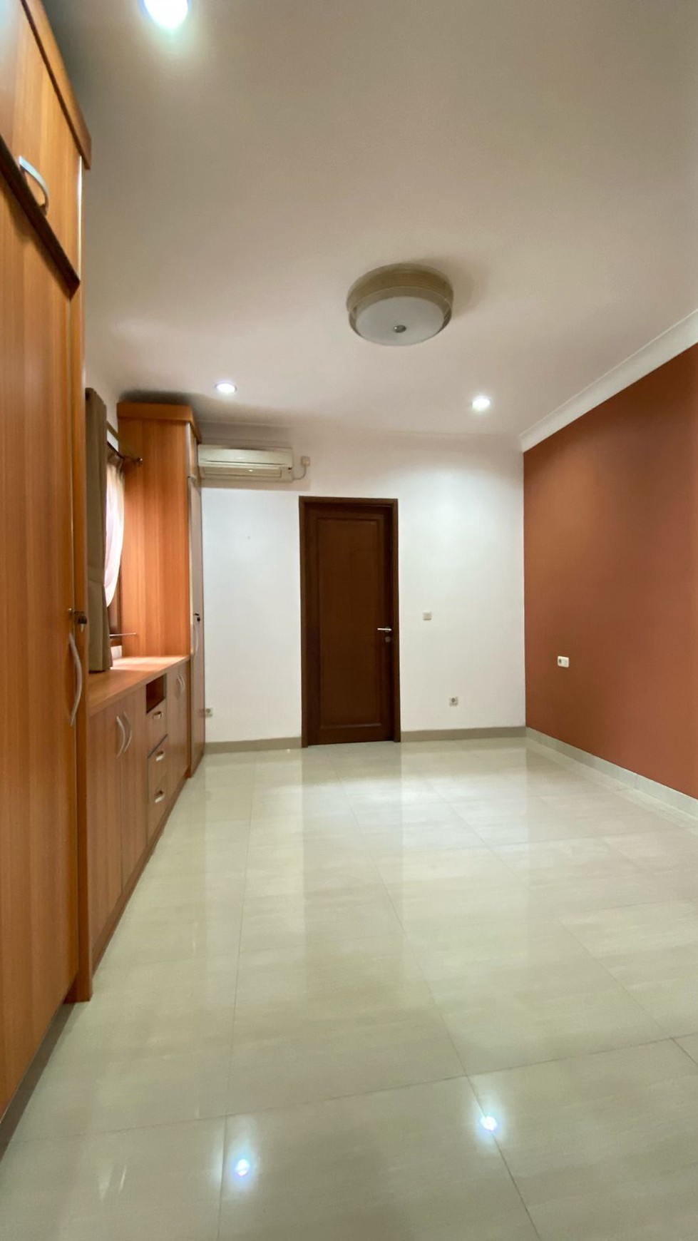 Rumah 3 Lantai ada Kolam Renang di Cilandak - Harga Spesial Lokasi Strategis