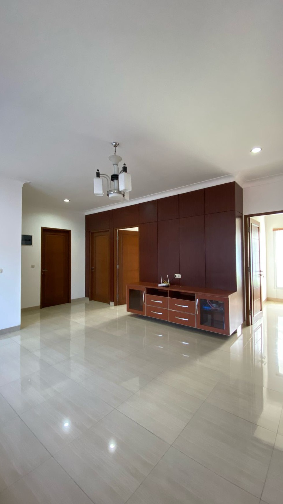 Rumah 3 Lantai ada Kolam Renang di Cilandak - Harga Spesial Lokasi Strategis