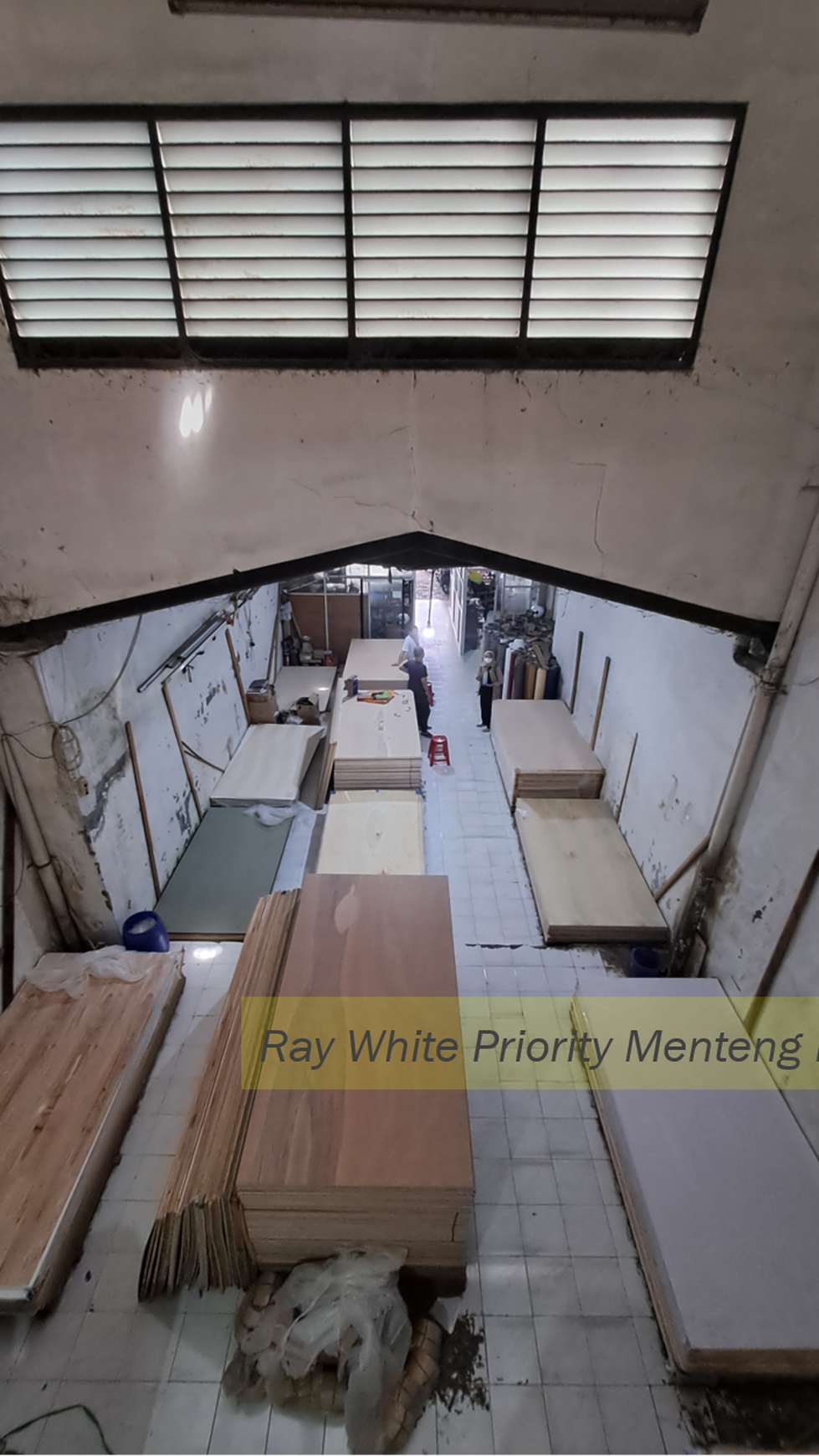Tempat Usaha dengan Lokasi Strategis di Pondok Pinang - Jakarta Selatan