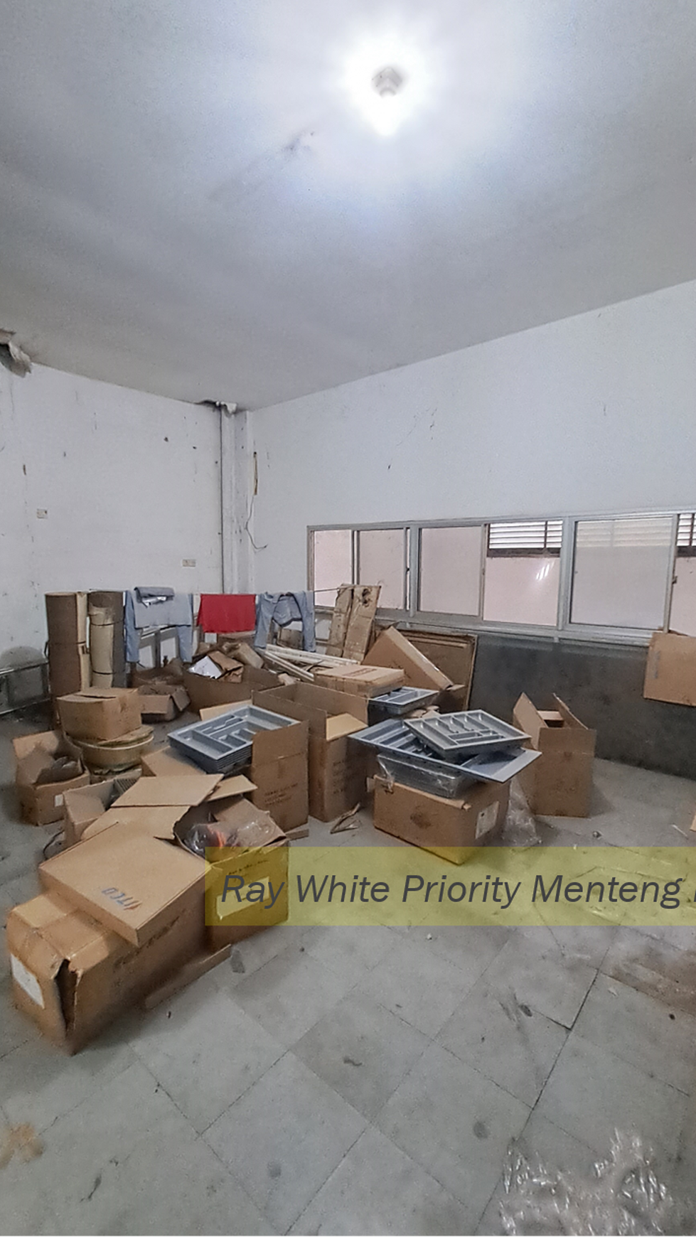 Tempat Usaha dengan Lokasi Strategis di Pondok Pinang - Jakarta Selatan