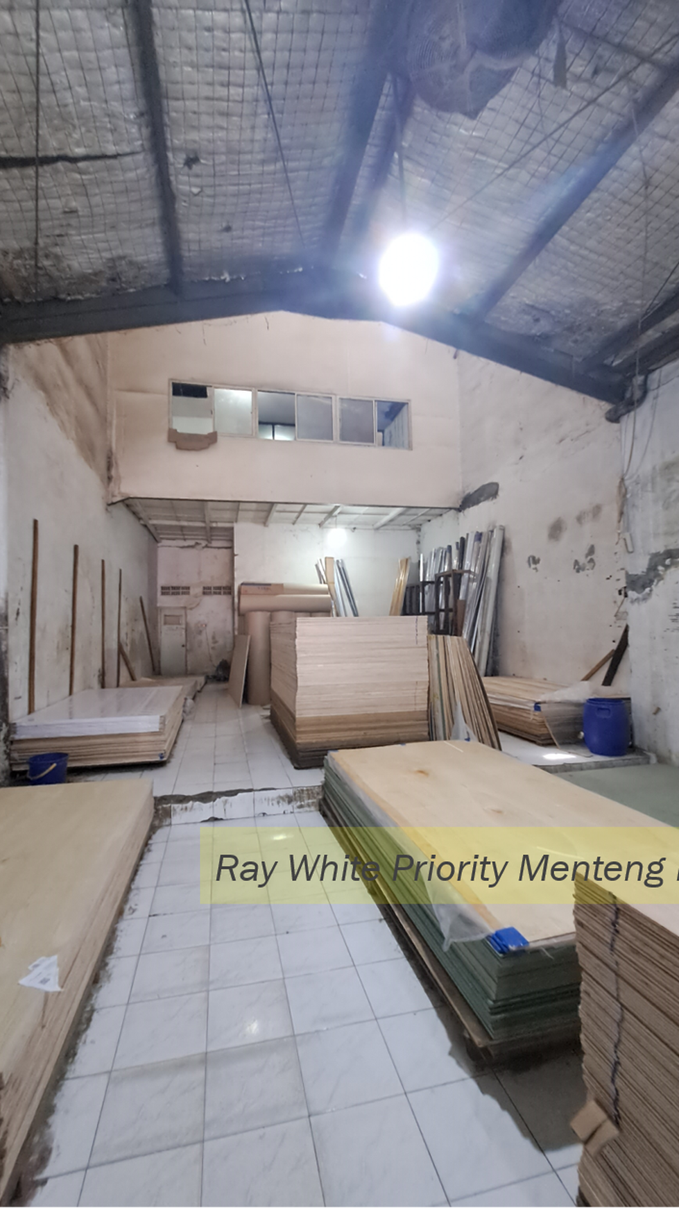 Tempat Usaha dengan Lokasi Strategis di Pondok Pinang - Jakarta Selatan