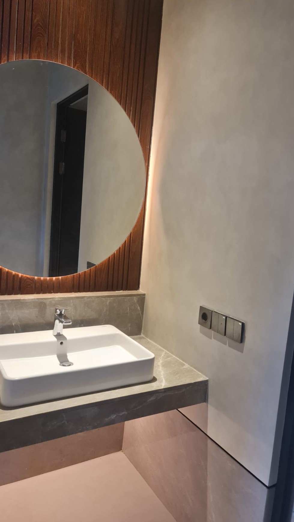 Dijual Murah Rumah Mewah Plus Kolam Renang Citraland Surabaya