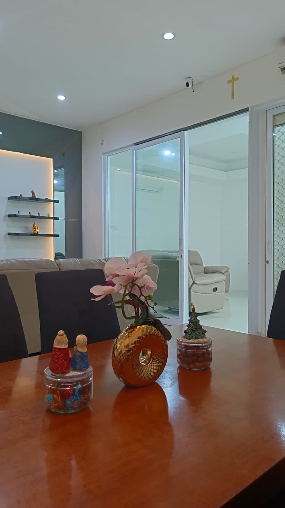 Dijual Rumah Full Furnished Citraland Surabaya Siap Huni