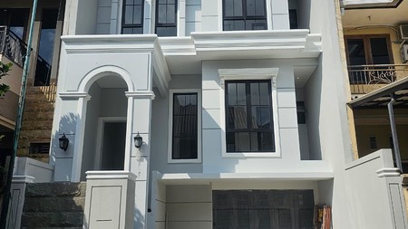 Dijual New Rumah Murah 4 Miliyar-an Graha Family Surabaya Barat