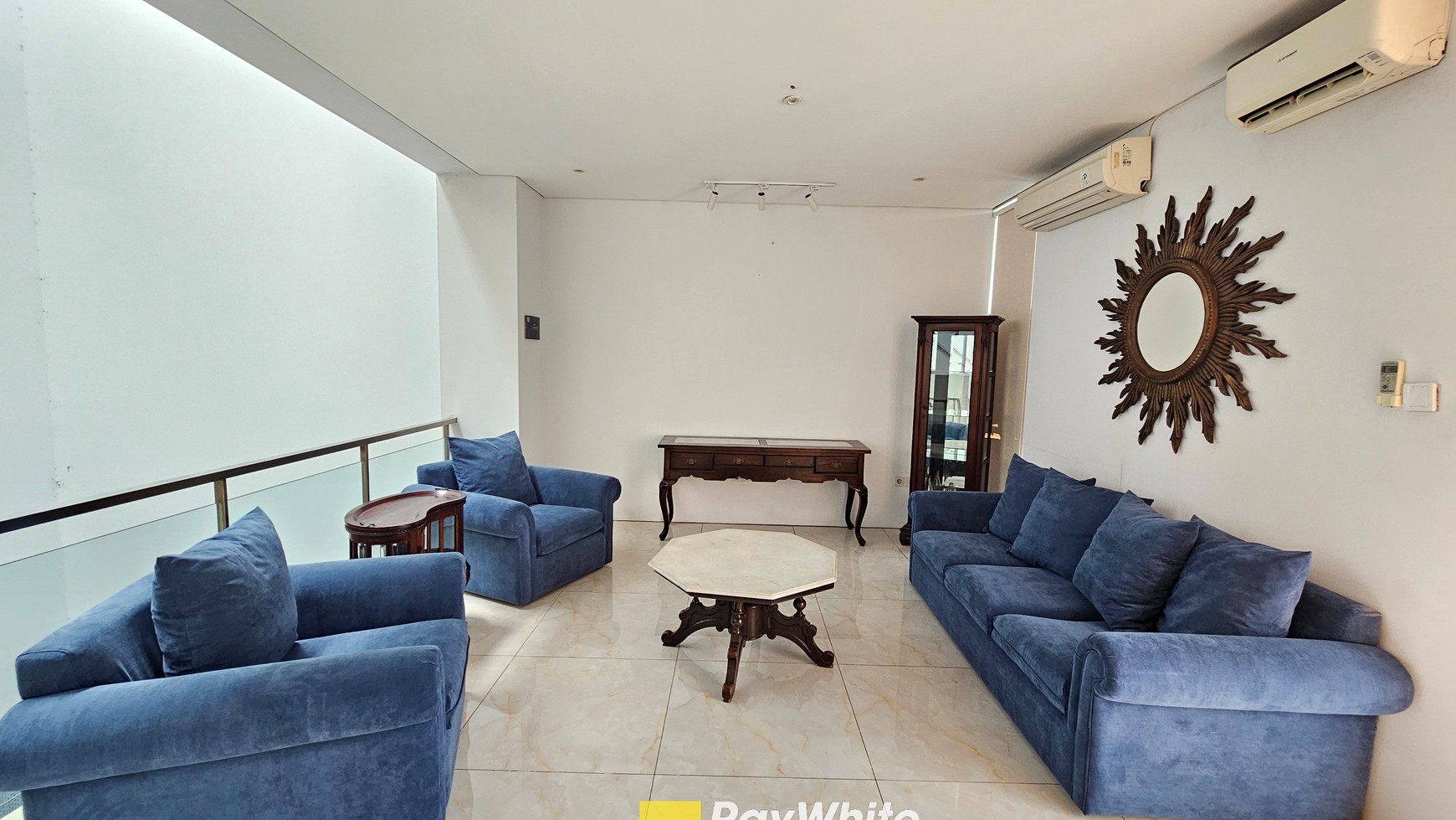 Rumah di Cilandak Barat, 2 menit ke tol Desari, Private Pool, 4 bedrooms