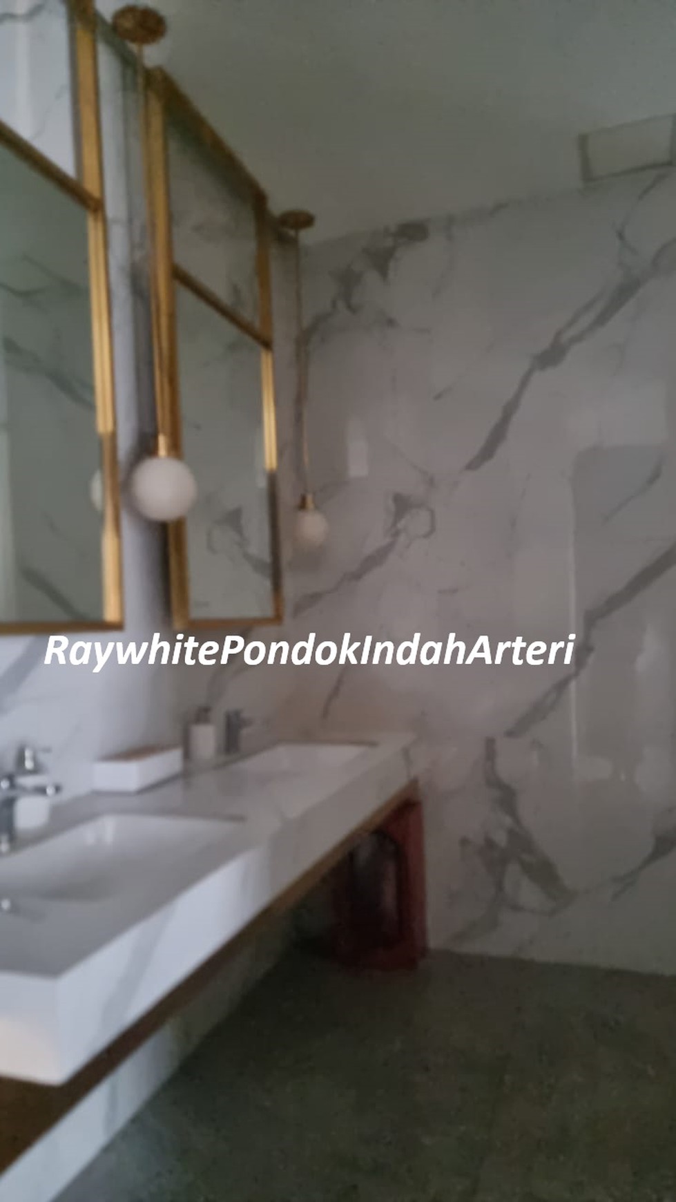 Ruko Gandeng Arteri Pondok Indah, Sangat Strateis, Full Furnished, nyaman dan mewah