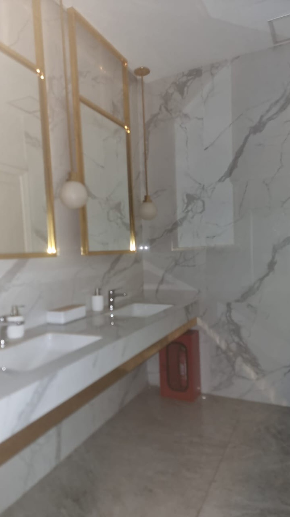 Ruko Gandeng Arteri Pondok Indah, Sangat Strateis, Full Furnished, nyaman dan mewah