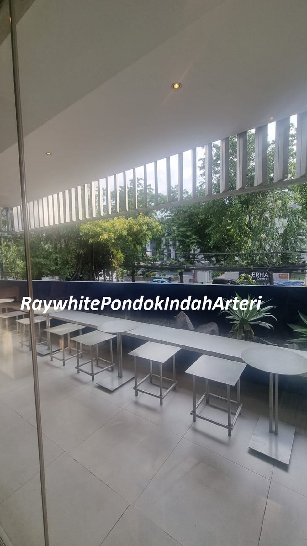 Ruko Gandeng Arteri Pondok Indah, Sangat Strateis, Full Furnished, nyaman dan mewah