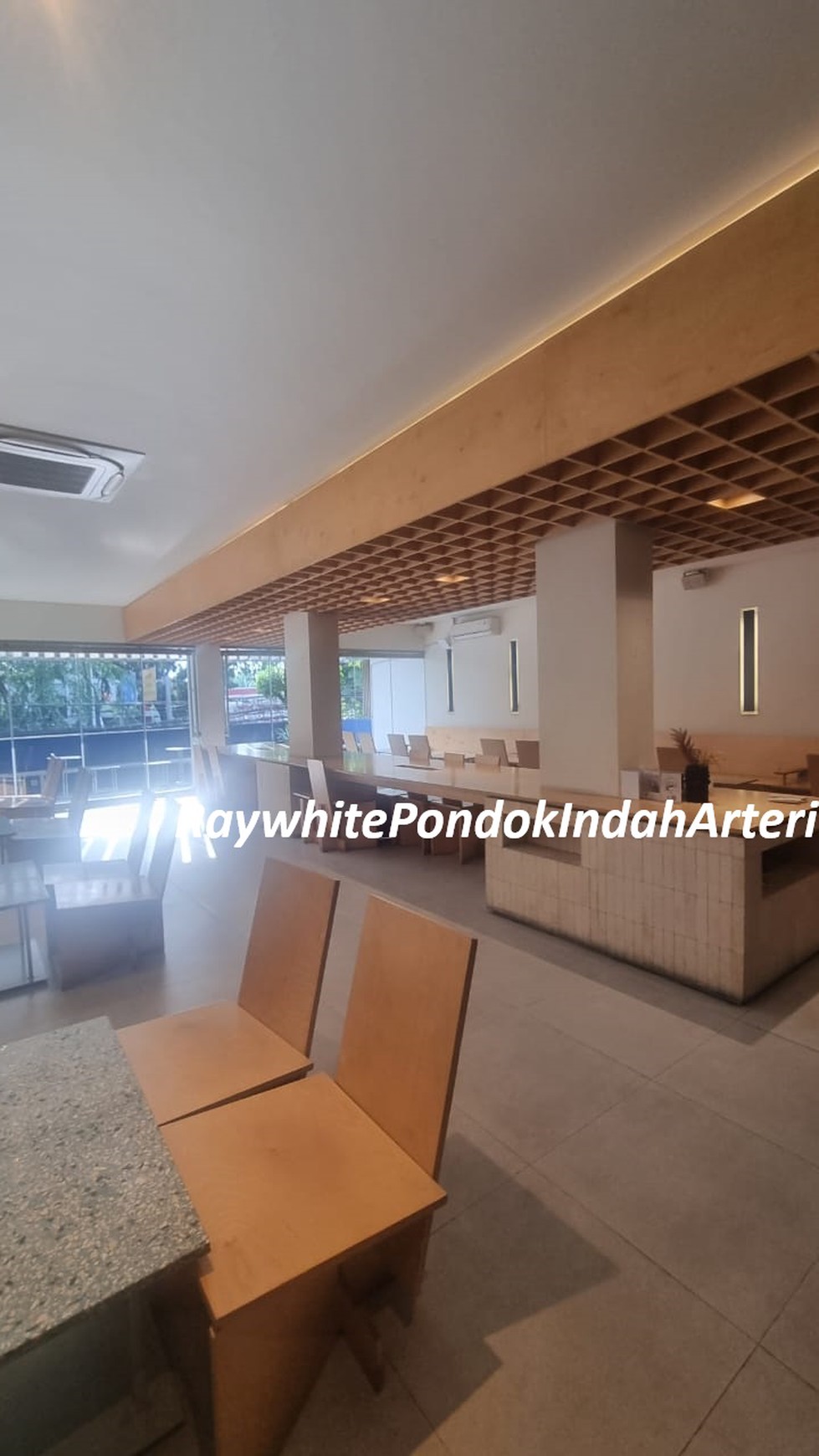 Ruko Gandeng Arteri Pondok Indah, Sangat Strateis, Full Furnished, nyaman dan mewah