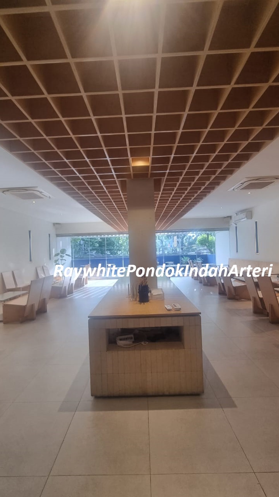 Ruko Gandeng Arteri Pondok Indah, Sangat Strateis, Full Furnished, nyaman dan mewah