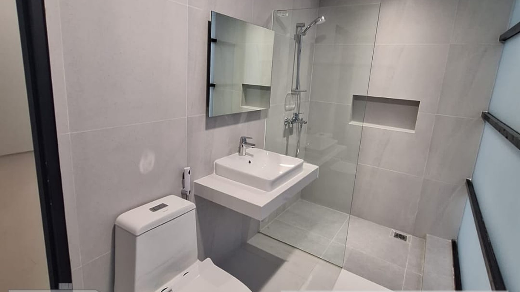 Rumah Hitung Tanah Area Cipete