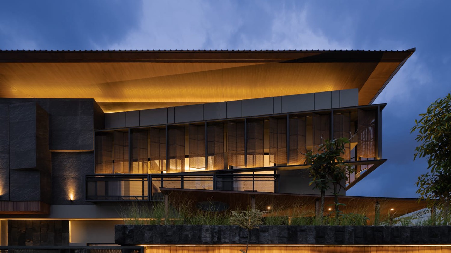 Dijual Rumah Manyar Kertoadi Dekat Galaxy Mall Surabaya Timur