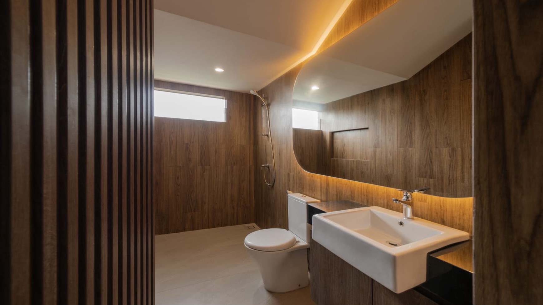 Dijual Rumah Manyar Kertoadi Dekat Galaxy Mall Surabaya Timur