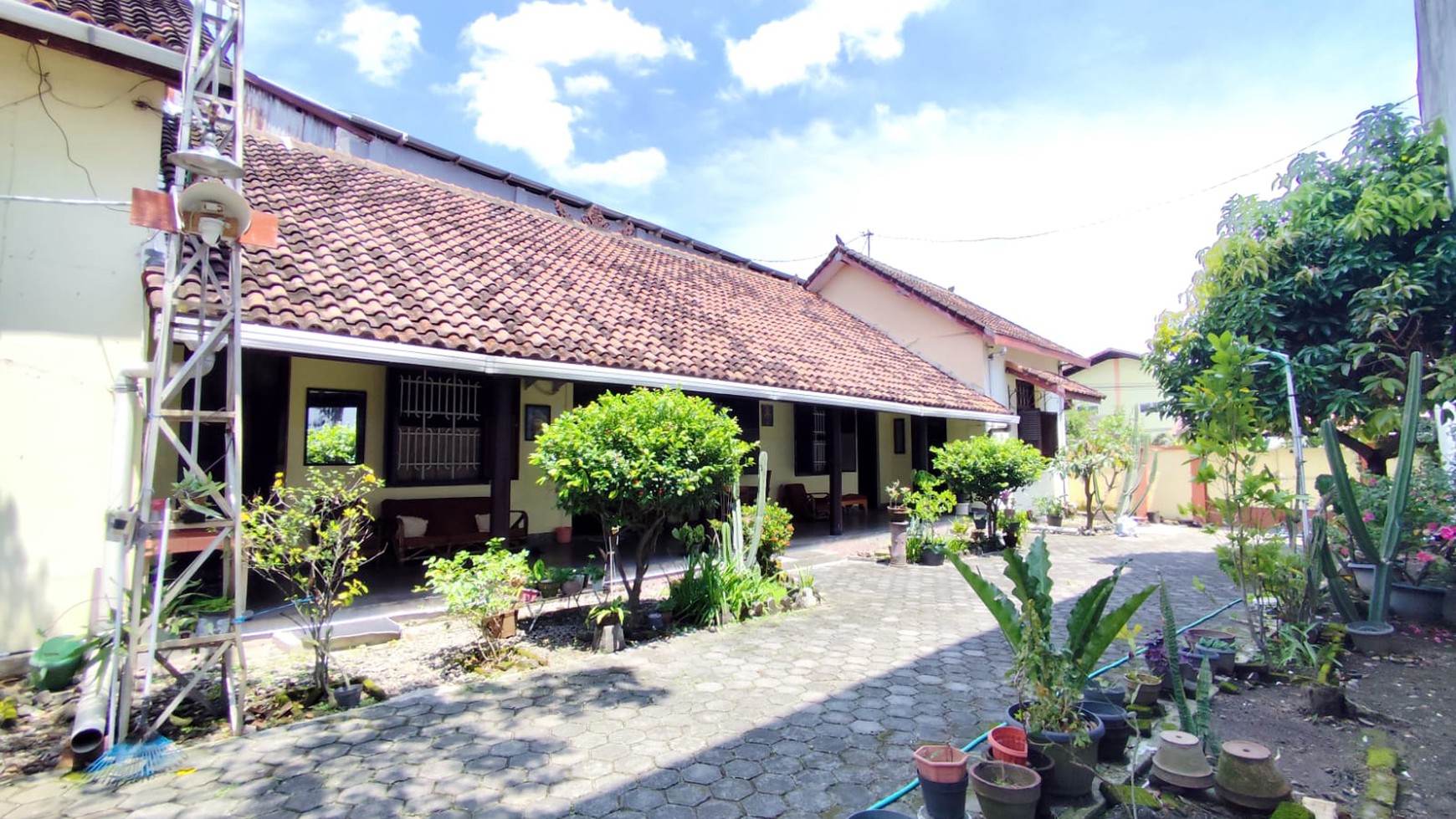 Rumah Gaya Kuno Tengah Kota Lokasi Dekat Alun-Alun Utara Yogyakarta